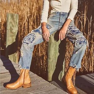 Free People Desert Rose Floral Distressed Straight Leg Jeans Size 28 EUC